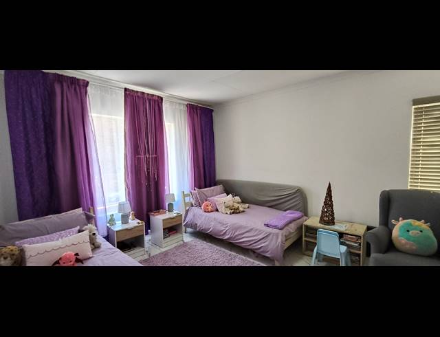 3 BEDROOM TOWNHOUSE TO LET IN SUNDOWNER